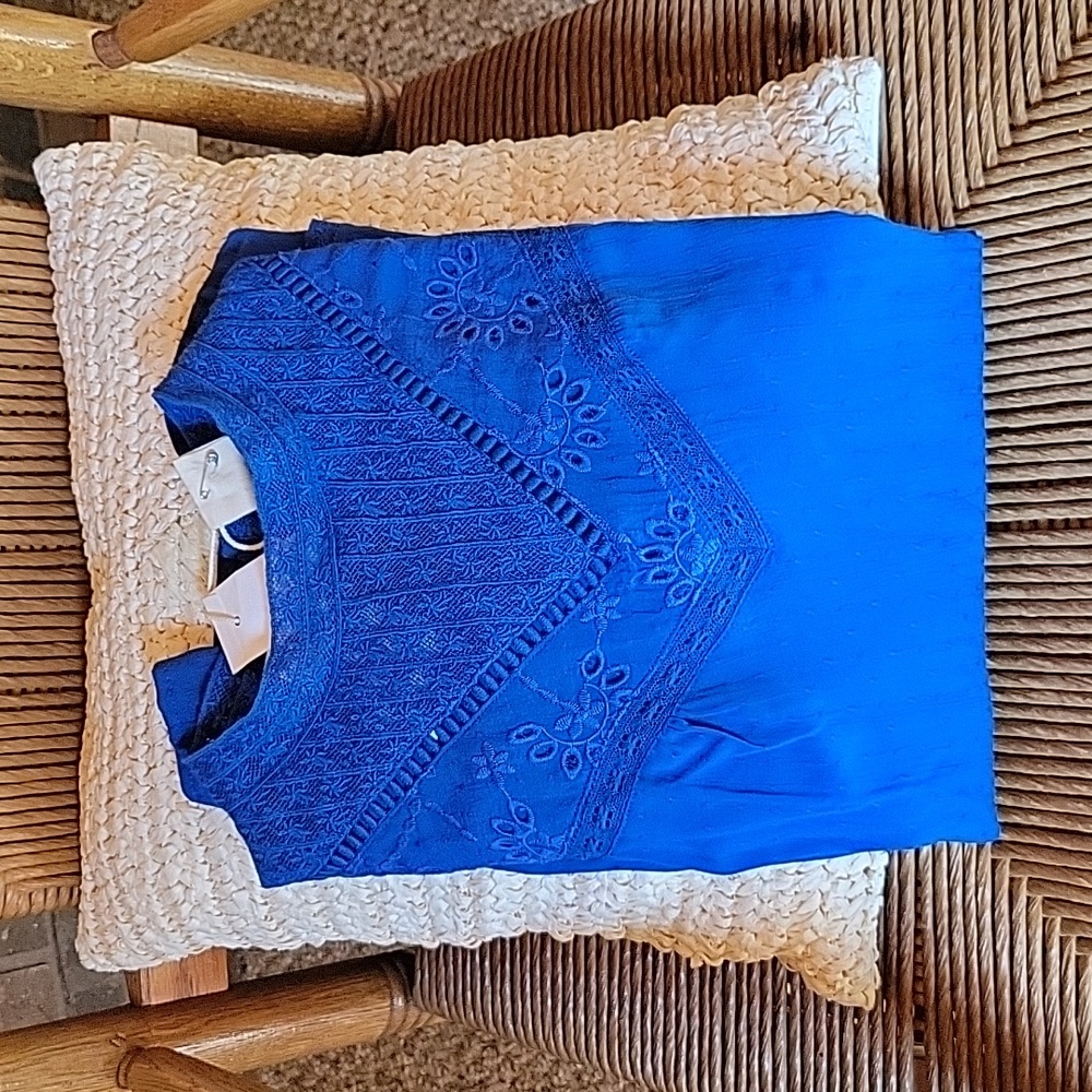 Good Hart lace top, blue, size S